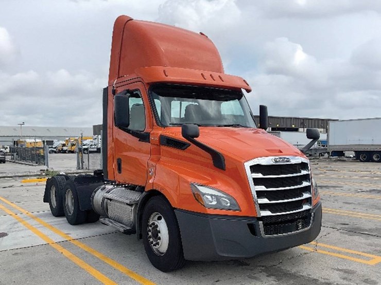 2019-freightliner-cascadia-116-image-1