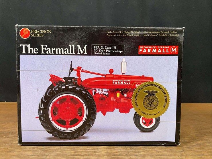 1/16-farmall-m-50-years-ffa-precision-nib-ertl-image-16