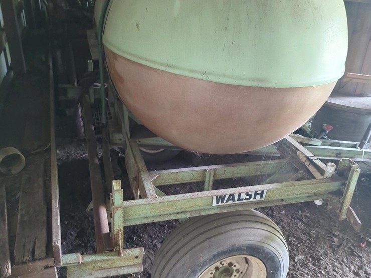 t5b-sprayer-tank-&-booms,-used-as-a-water-tank-image-4