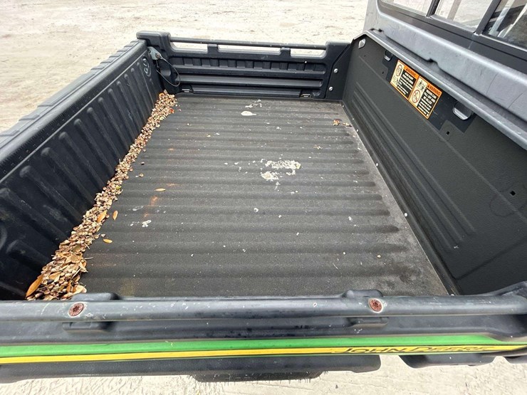 2017-john-deere-gator-image-13