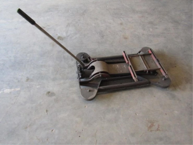 1000lb-cap.-floor-hyd.-transmission-jack-works-image-4