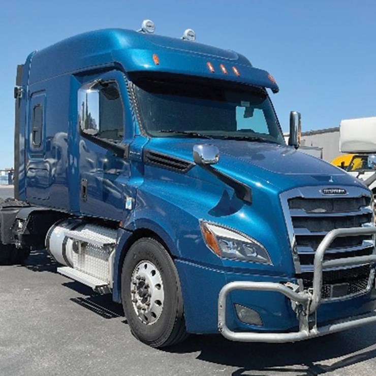 2020 FREIGHTLINER CASCADIA 126