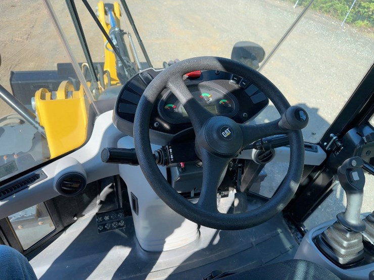 2020-caterpillar-910m-image-26