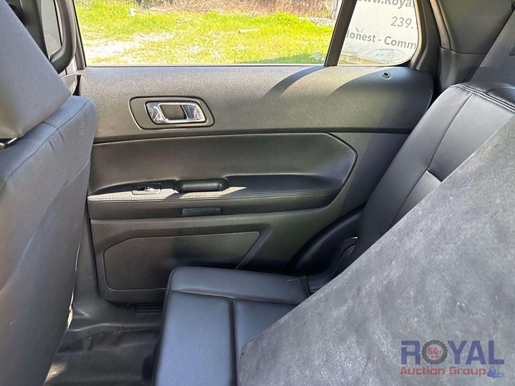 2018-ford-explorer-image-21
