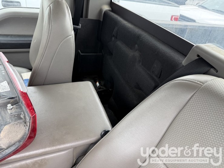 2020-ford-f250-xl-image-16