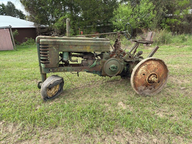 john-deere-model-b-image-1