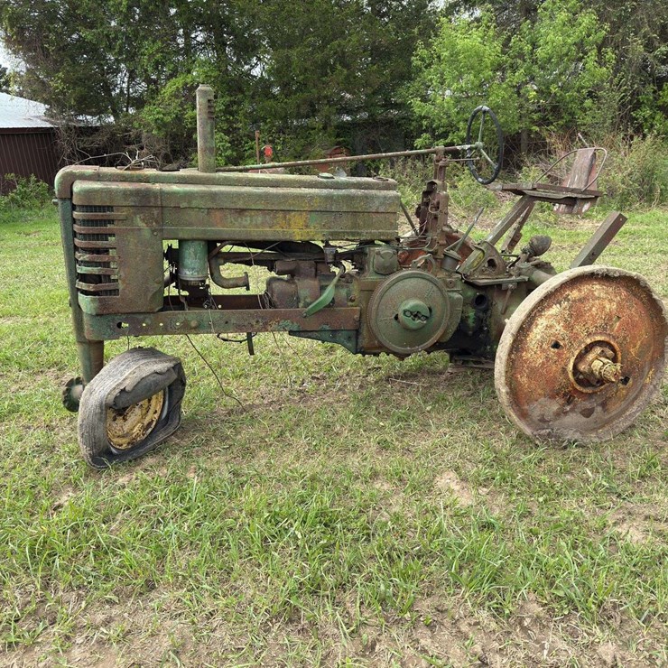 JOHN DEERE MODEL B
