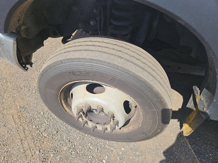 2019-ford-f550-xl-image-11