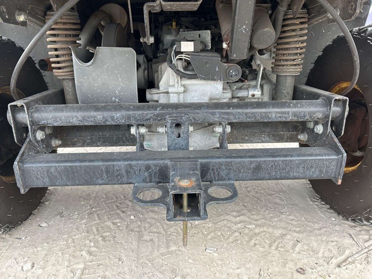 2017-john-deere-gator-image-12