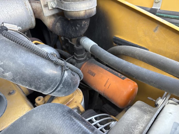 2008-deere-320-image-25