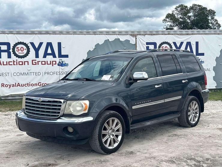 2008-chrysler-aspen-image-1