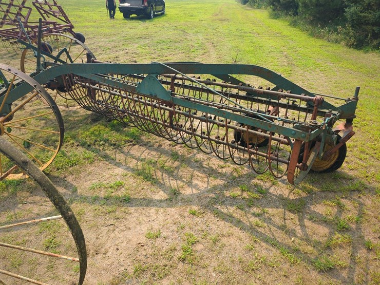 vintage-4-bar-side-delivery-rake-image-2