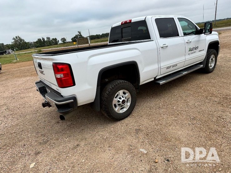 2017-gmc-sierra-2500hd-image-8