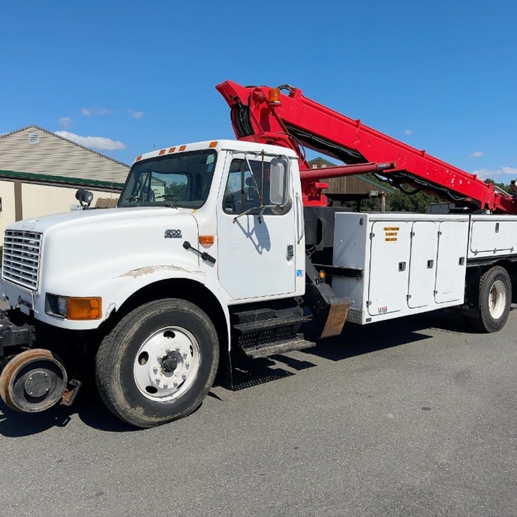 2002 INTERNATIONAL 4700