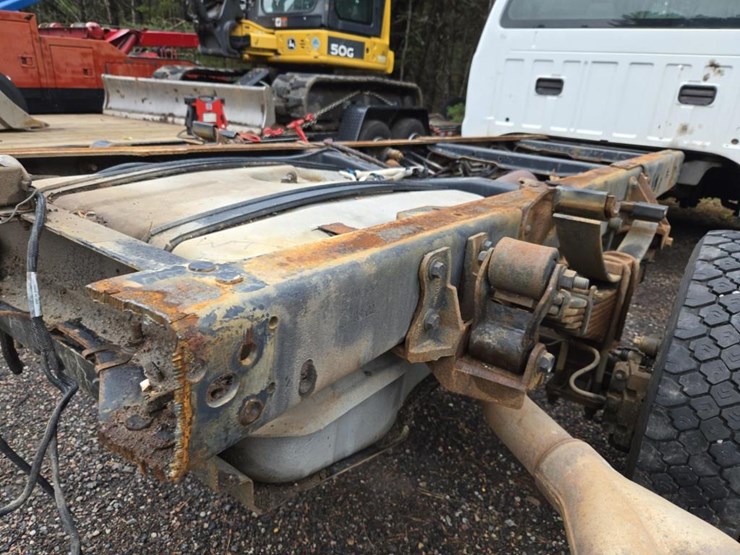 2010-ford-f550-image-34