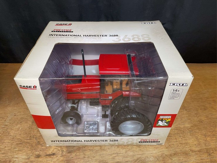 1/16-ih-3688-2016-nftm-nib-ertl-image-5