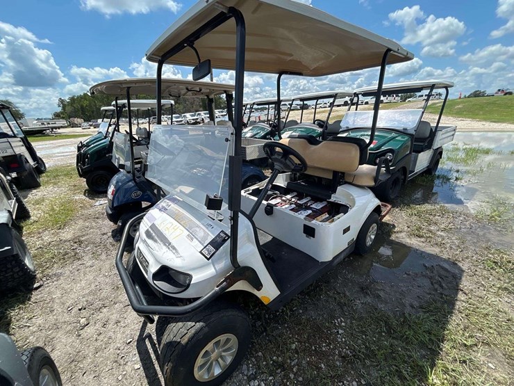e-z-go-freedom-txt-electric-cart-image-1