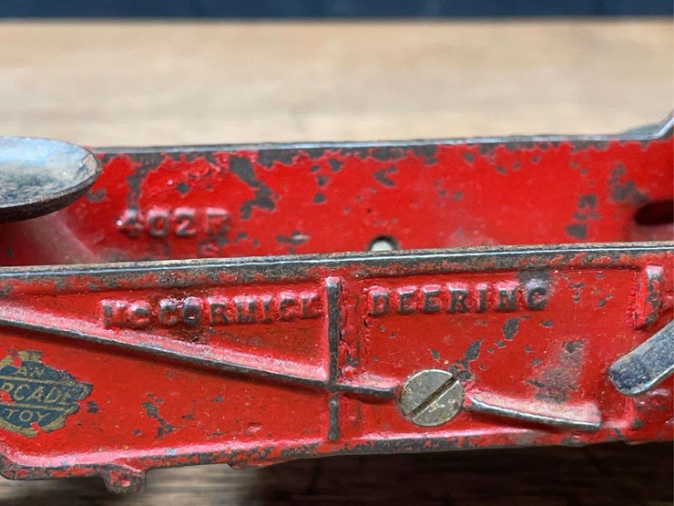 1/16-mccormick-deering-spreader-arcade-image-14