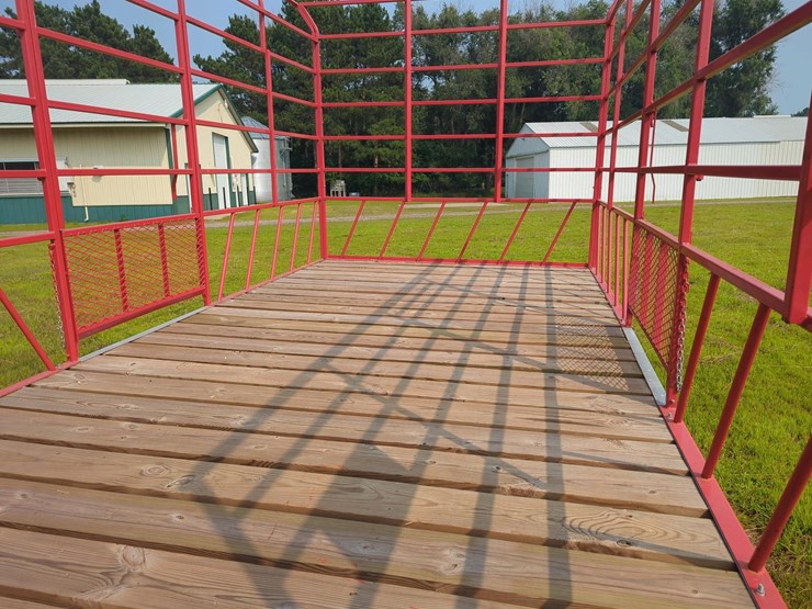 ez-trail-kicker-rack-&-1074-running-gear-18'-long-x-8'10"-wide-
(like-new)-stored-inside-image-3