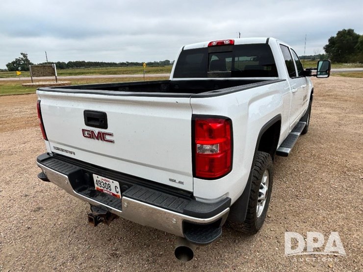 2017-gmc-sierra-2500hd-image-9