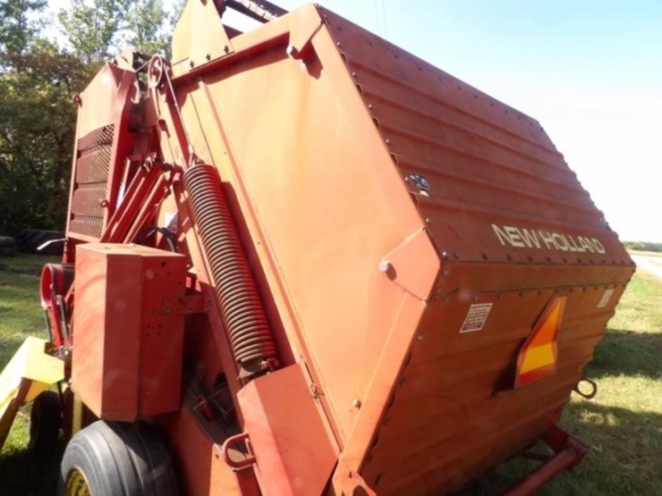 new-holland-852-image-11