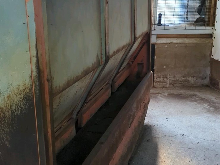 smidley-livestock-feeder-10'7"x5'x7'-image-2