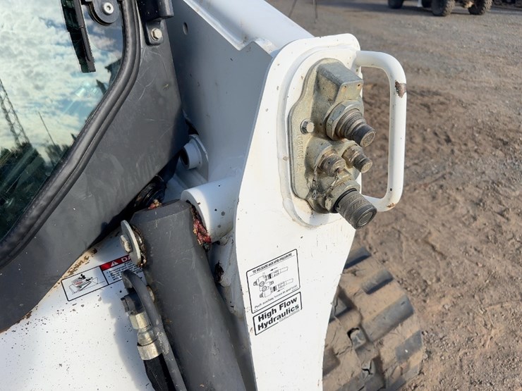 2022-bobcat-t770-image-9