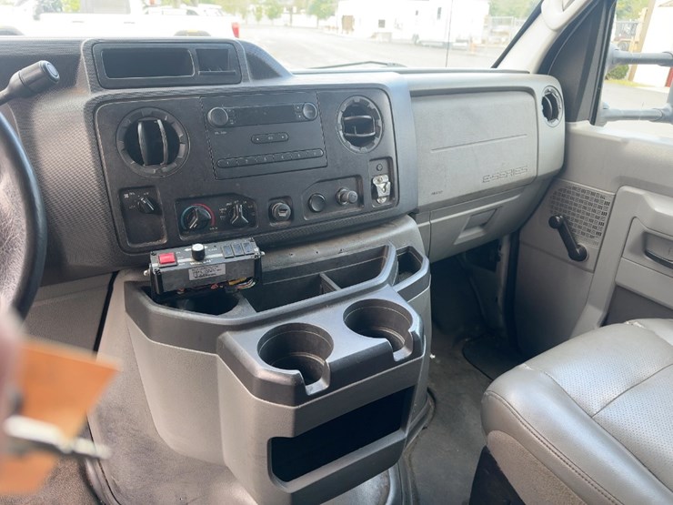 2009-ford-e450-image-29