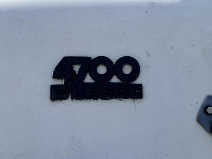1998-international-4700-image-13