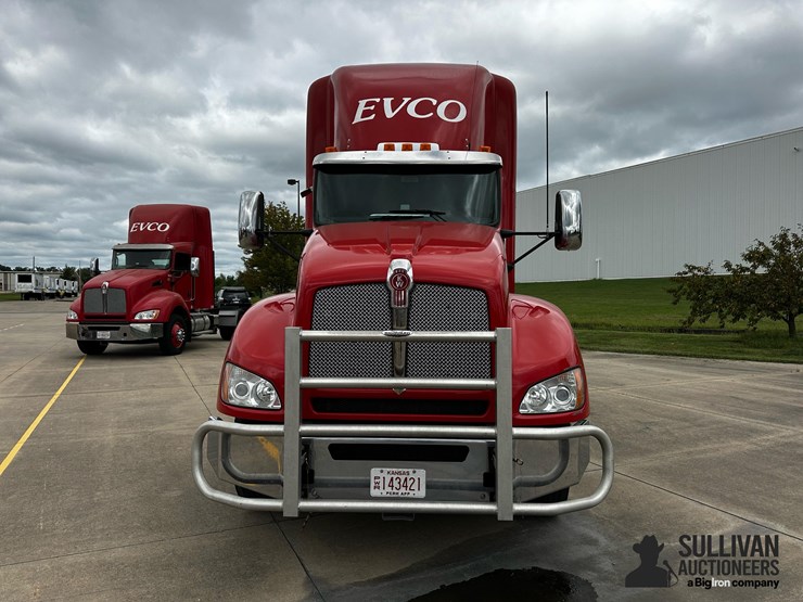 2015-kenworth-t440-image-2