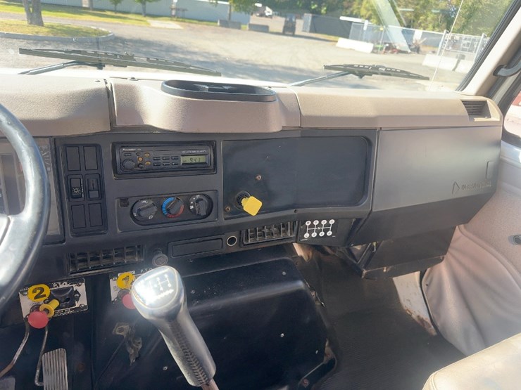 2001-international-4900-image-20