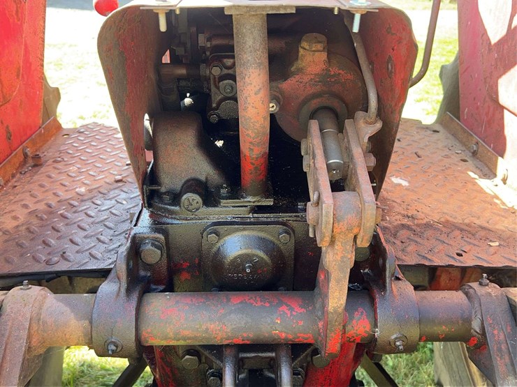 massey-ferguson-444-image-35