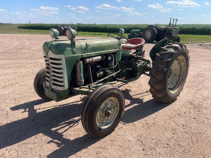 1955-oliver-super-55-image-1