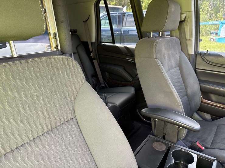 2016-chevrolet-tahoe-image-15