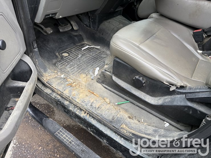 2020-ford-f250-xl-image-10