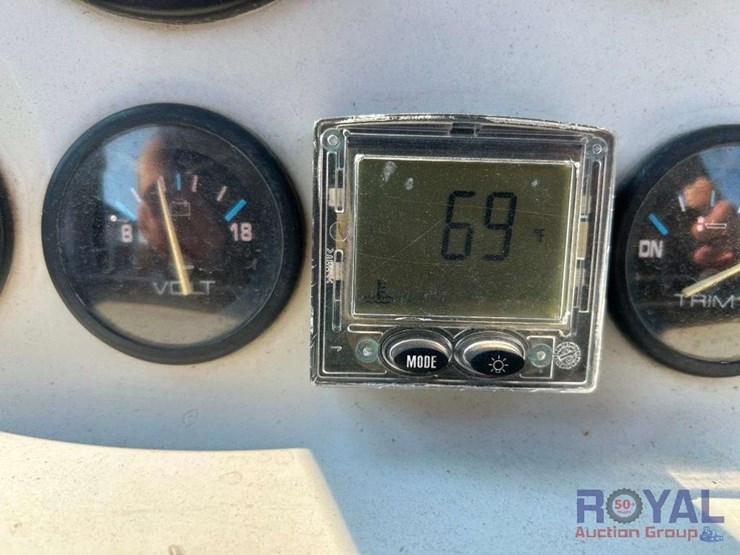 2007-boston-whaler-boat-w/-dual-200hp-mercury-optimax-image-35