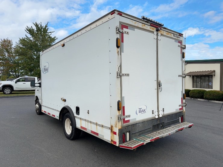 2009-ford-e450-image-3