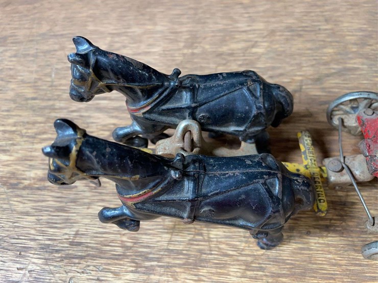 1/16-mccormick-deering-spreader-arcade-image-11
