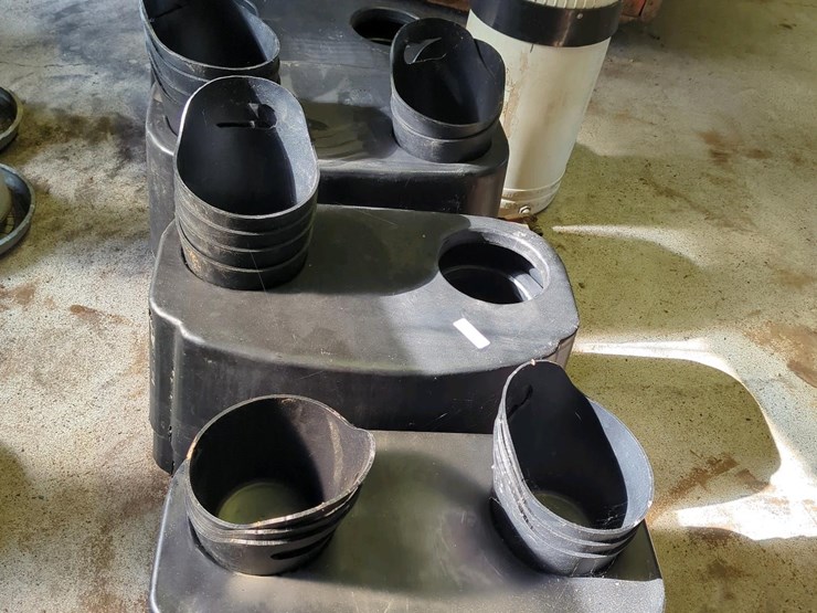 poly-calf-hut-accessories-(total-of-9)-image-1