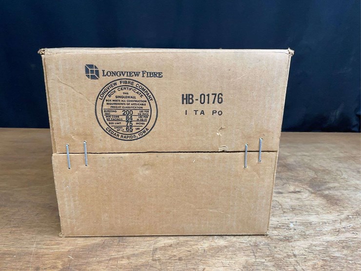 1/8-farmall-m-nib-sm-image-17