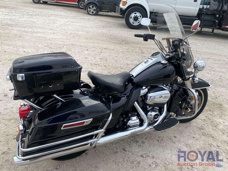 2021-harley-davidson-flhp-police-electra-glide-motorcycle-image-3