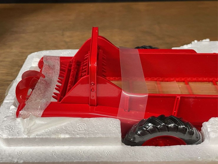1/16-mccormick-200-spreader-precision-nib-ertl-image-13