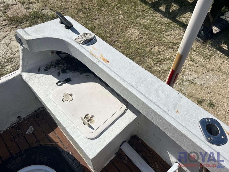 1990-21ft-center-console-fishing-boat-with-t/a-boat-trailer-image-19