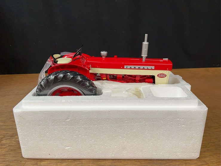 1/16-farmall-460-precision-nib-ertl-image-5
