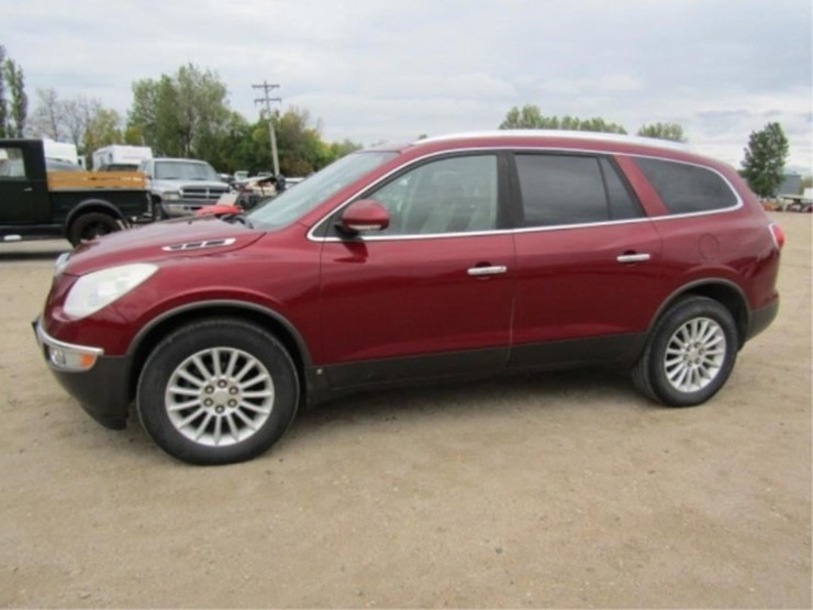 2010-buick-enclave-cxl-image-1