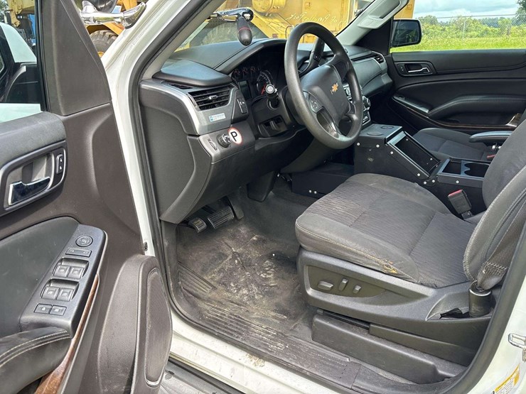 2016-chevrolet-tahoe-image-10