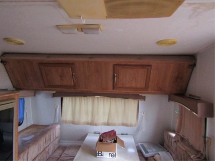 1992-layton-model-2000,bumper-pull-camper,2-doors-image-47