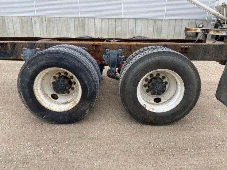 1995-freightliner-fld,detroit-60series,eaton-10sp.-image-9