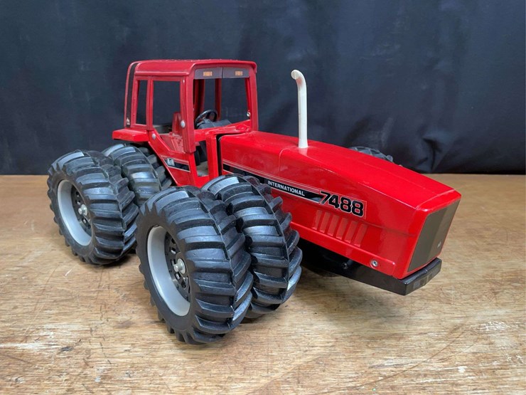 1/16-ih-7488-1984-special-edition-ertl-image-10