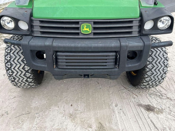 2017-john-deere-gator-image-28